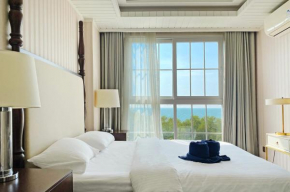 Charming Beachfront Retreat, Minutes from Pattaya
